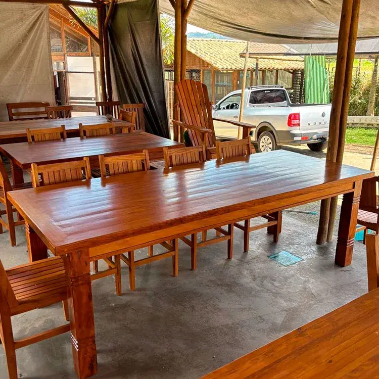 Mesa rústica em peroba rosa 2,50m x 1,00m para até 10 lugares