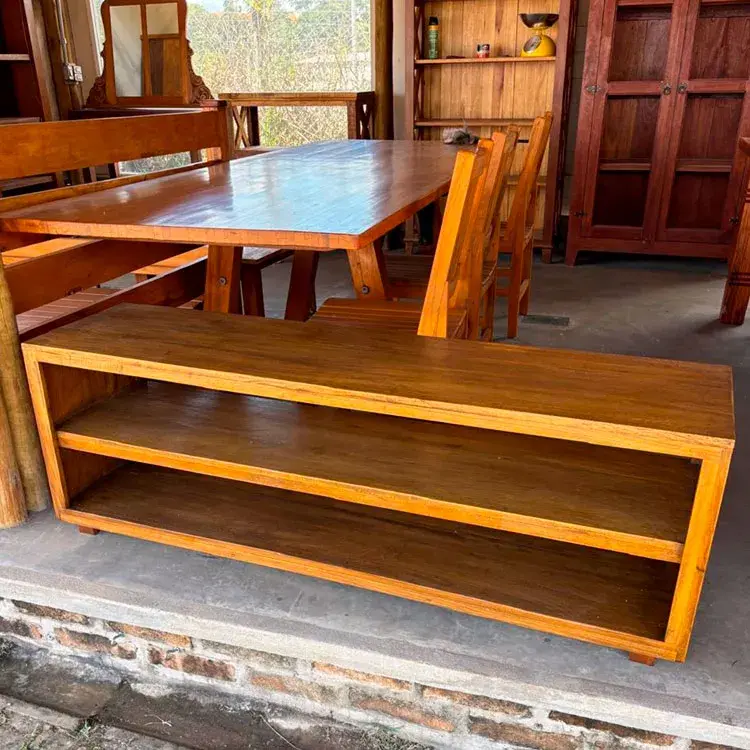 Rack em itaúba com design moderno, 1,60m x 0,40m x 0,45m